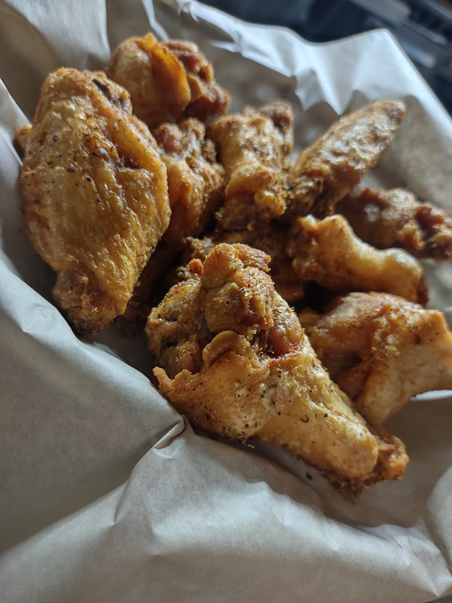 Mike's Pizza And Pub-5